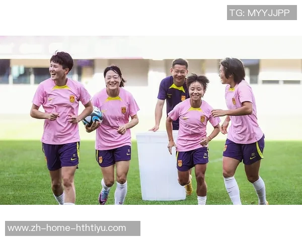 足球红哨的背后故事与裁判的艰辛旅程揭秘